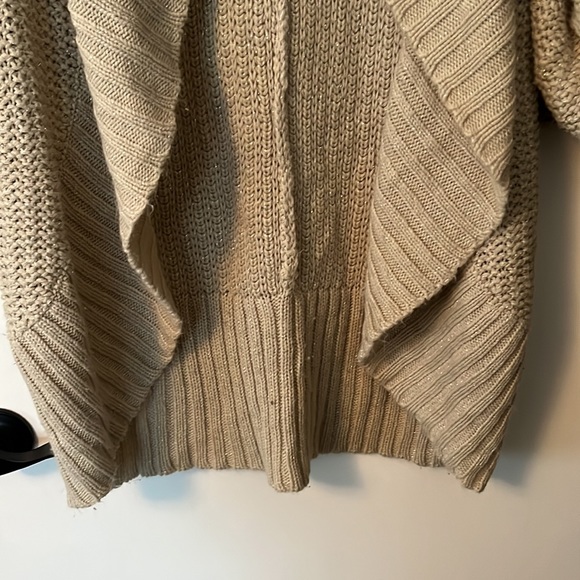 Size XL Cream Short Sleeve Cardigan - Picture 3 of 5